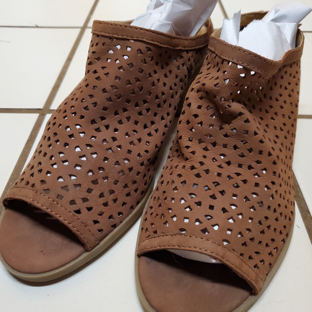 Lucky brand mules
